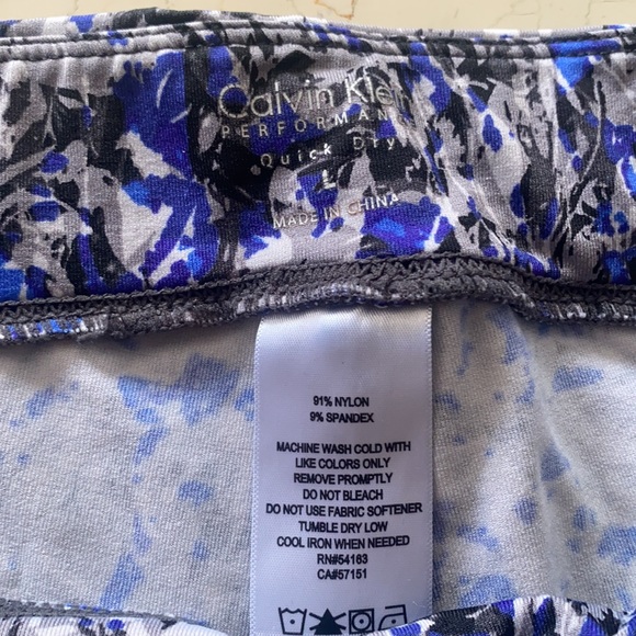 Calvin Klein Blue Gray Workout Capris - Picture 2 of 2